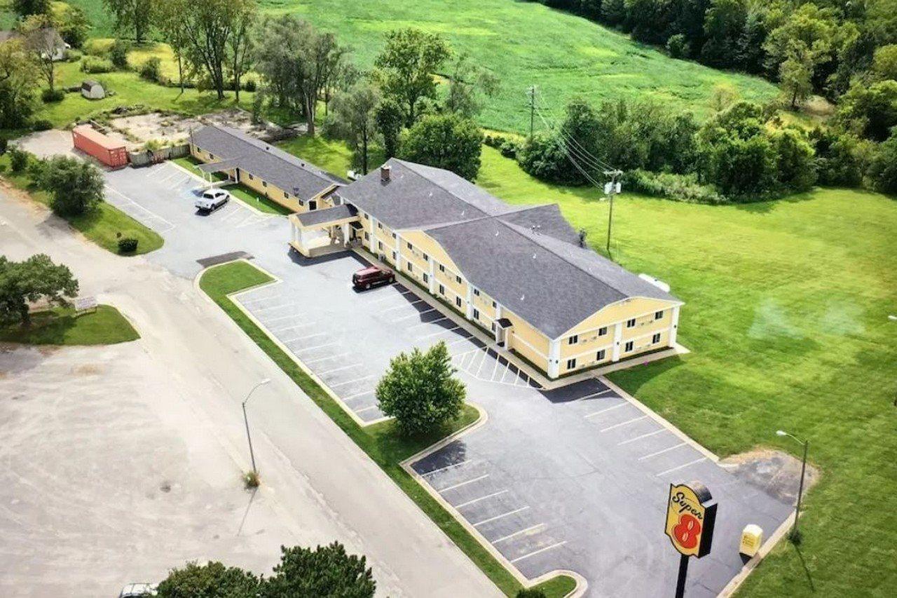 Super 8 By Wyndham Higginsville Exteriör bild